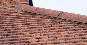 Leatherhead roof before cleaning